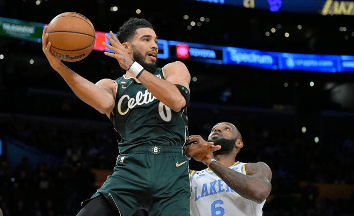 开云-关于塔图姆连续十场比赛得分超过战术调整，湖人不断突破！赛场气氛高涨的信息