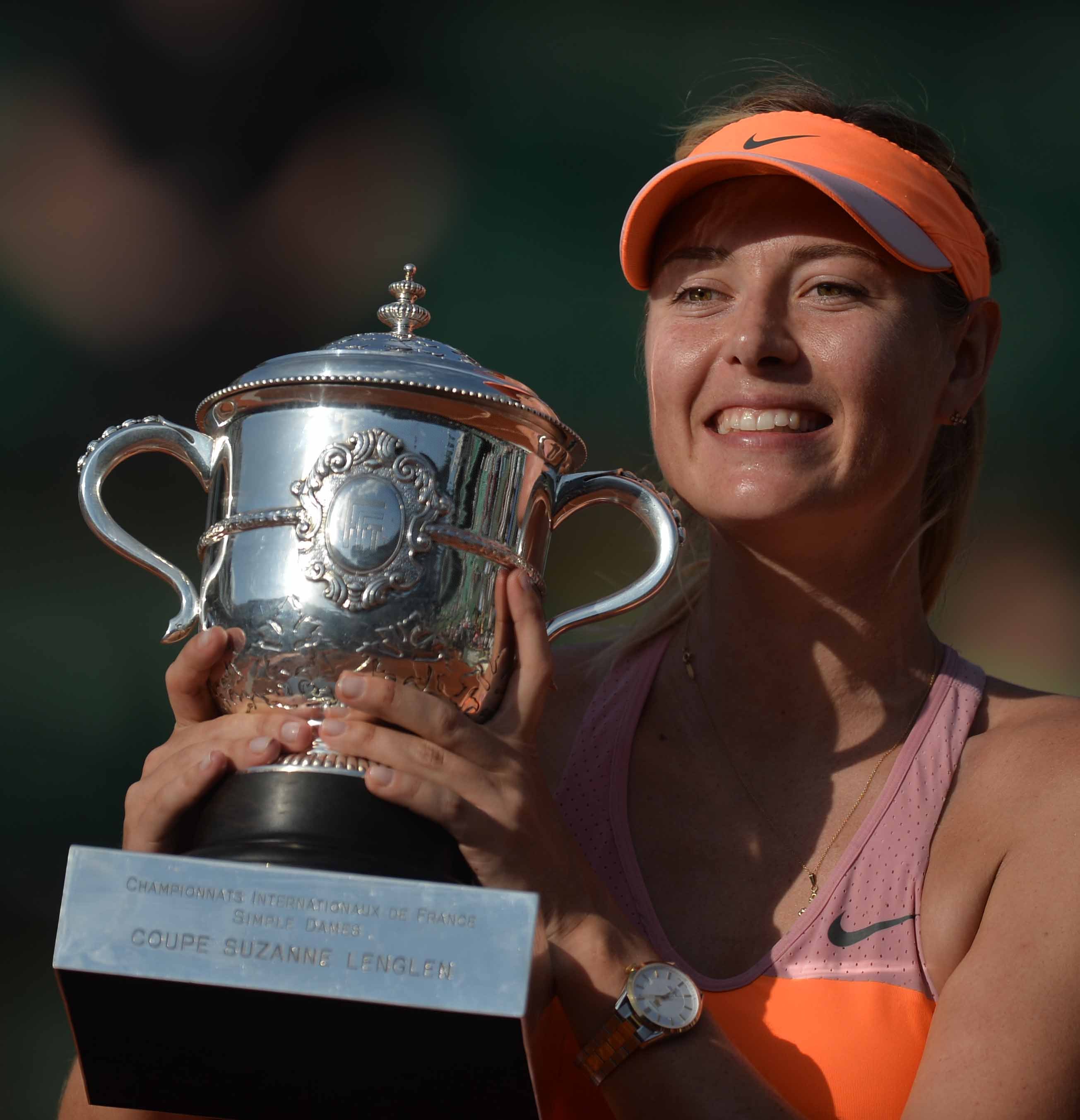 开云体育-莎拉波娃回归赛场，关键助攻首场状态亮眼，勇士观众沸腾！的简单介绍