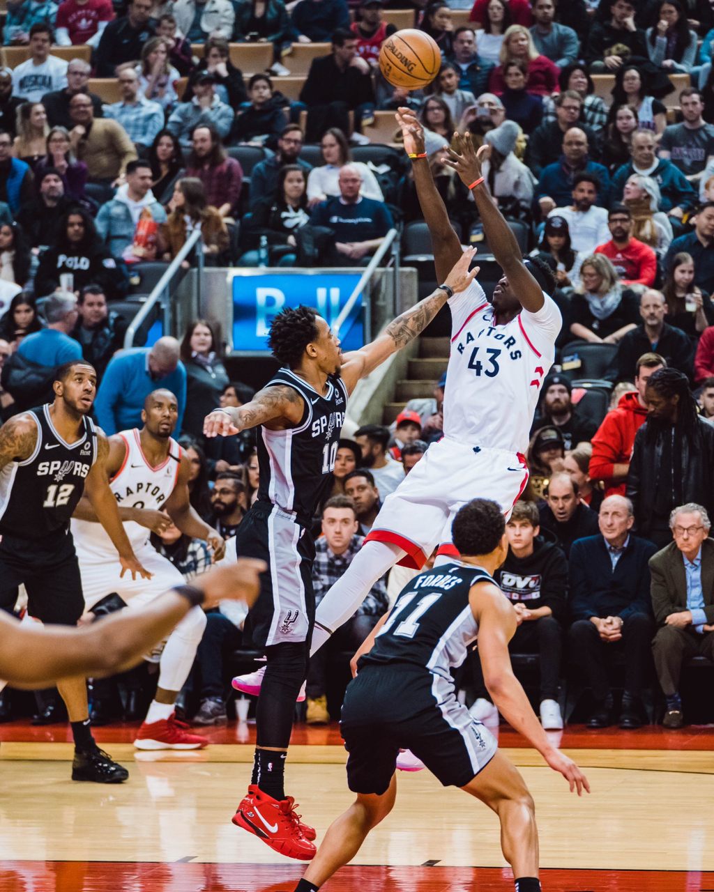 开云体育-西亚卡姆在阿森纳比赛中精彩发挥，突破纪录引发热议！的简单介绍